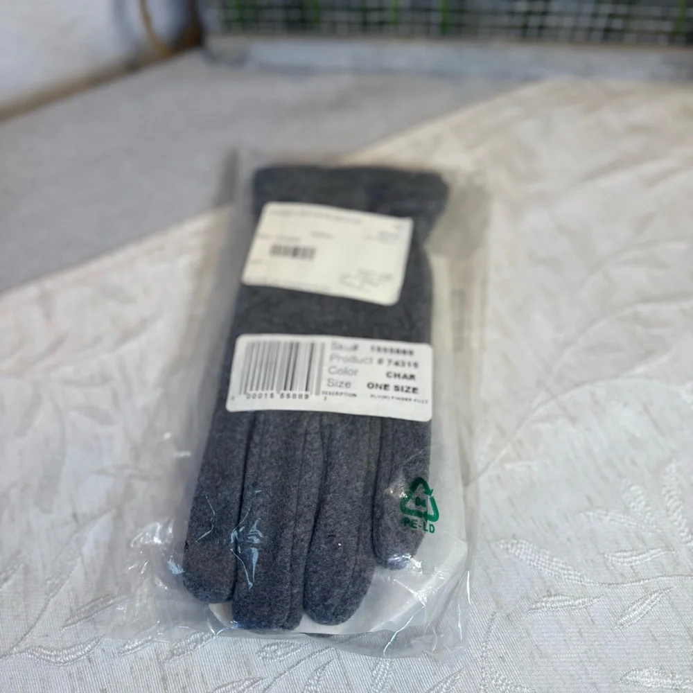 Finger fuzz. Gray Women's Winter Fleece Gloves. Gripping‎ one size.